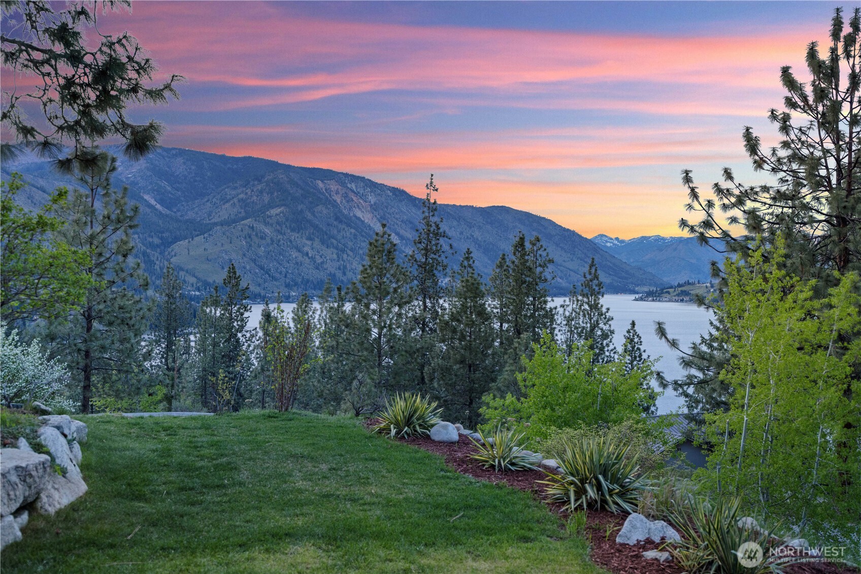 7379 Ridgeview Drive