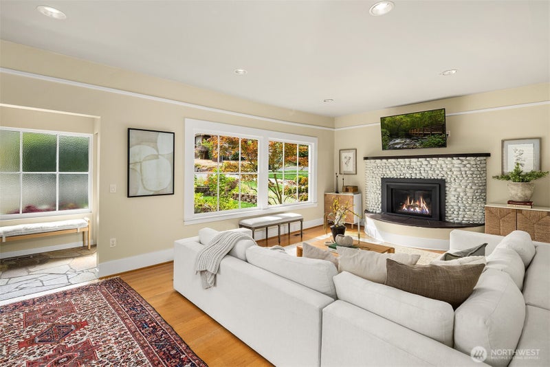 2534 NE 94th Street