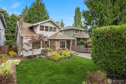 Photo of 2534 NE 94th Street, Seattle, WA 98115 (MLS # 2583831)