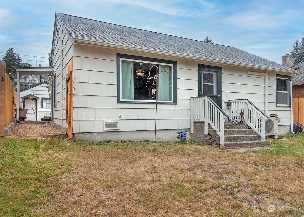 Photo of 3724 Grand Avenue, Everett, WA 98201 (MLS # 2233934)