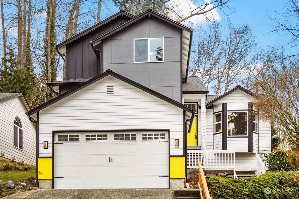 Photo of 10522 157th Avenue NE, Redmond, WA 98052 (MLS # 2180171)