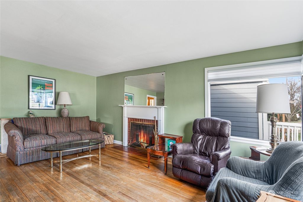 Photo of 7273 27th Avenue NE, Seattle, WA 98115 (MLS # 2197718)