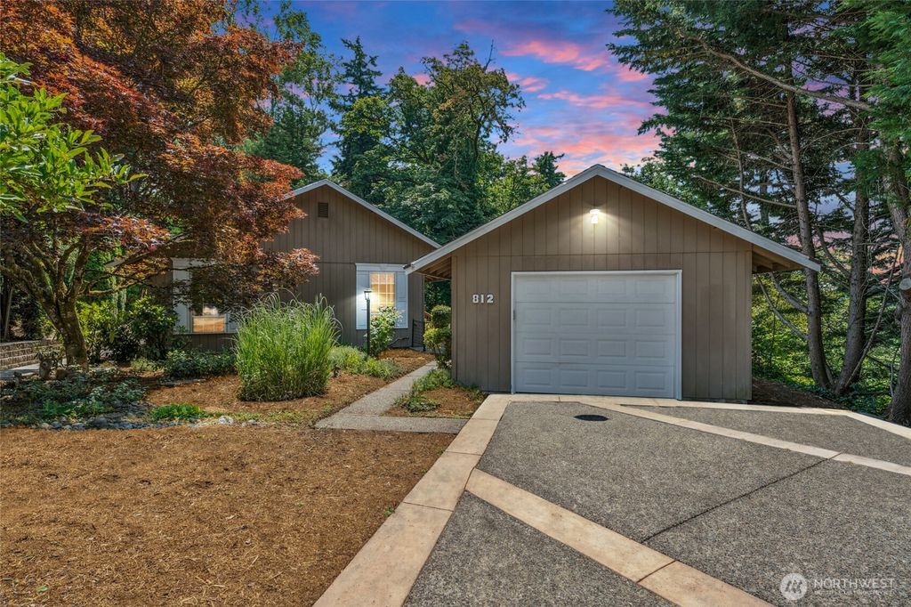 Photo of 812 Wynwood Drive, Kent, WA 98030 (MLS # 2413782)