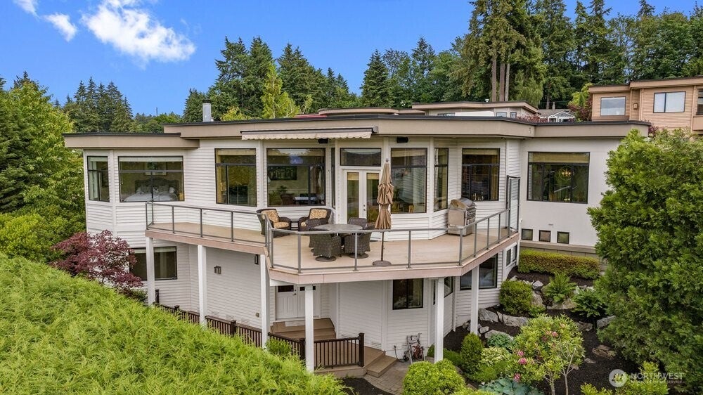 Photo of 7619 115th Place NE, Kirkland, WA 98033 (MLS # 2527993)