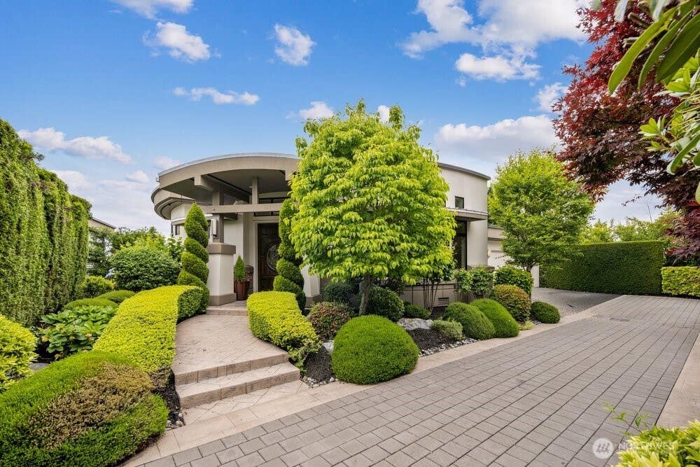 Photo of 7619 115th Place NE, Kirkland, WA 98033 (MLS # 2527993)