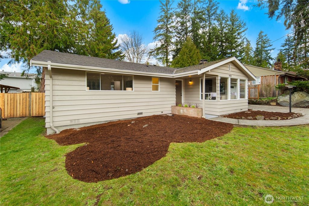 Photo of 1828 NE 171st Street, Shoreline, WA 98155 (MLS # 2489556)