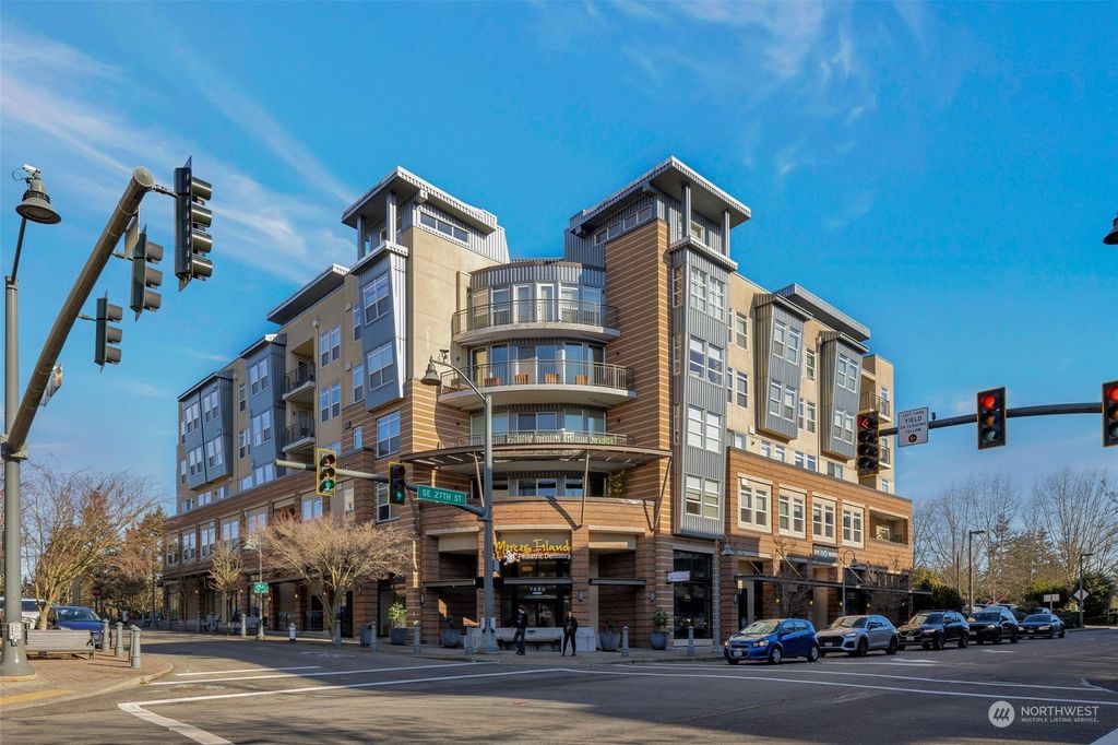 Photo of 7800 SE 27th Street #304, Mercer Island, WA 98040 (MLS # 2324356)