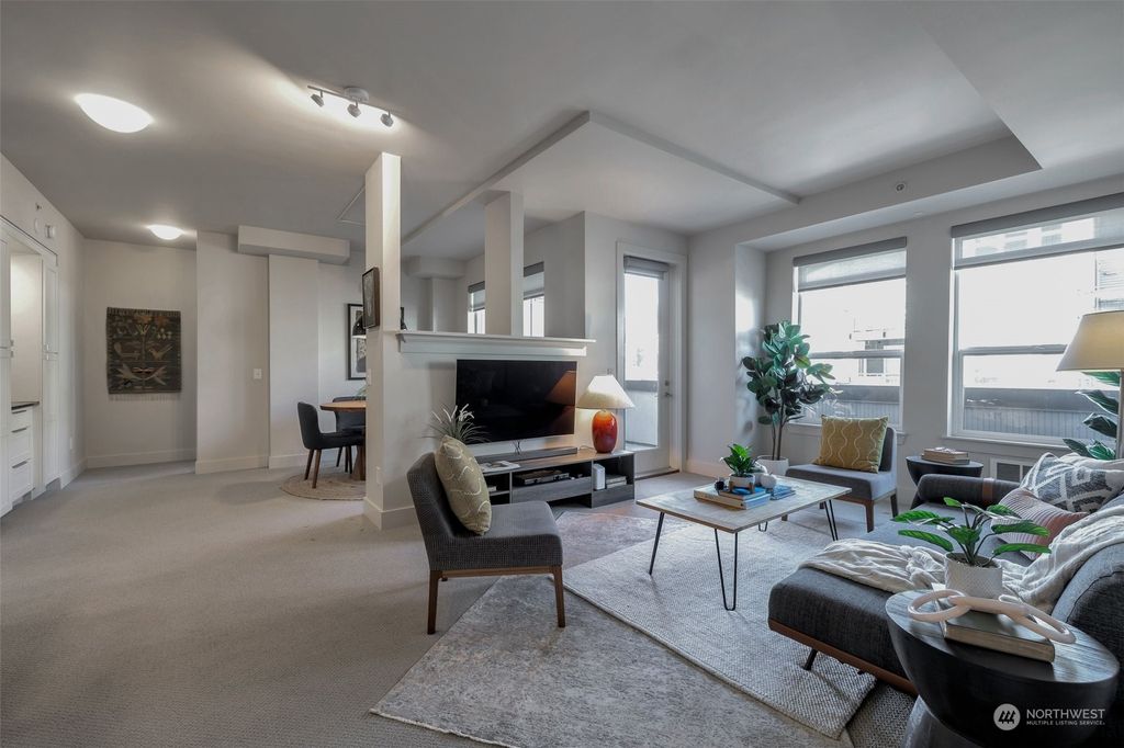Photo of 7800 SE 27th Street #304, Mercer Island, WA 98040 (MLS # 2324356)