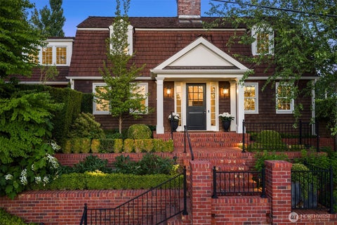Photo of 1010 6th Street W, Kirkland, WA 98033 (MLS # 2529626)
