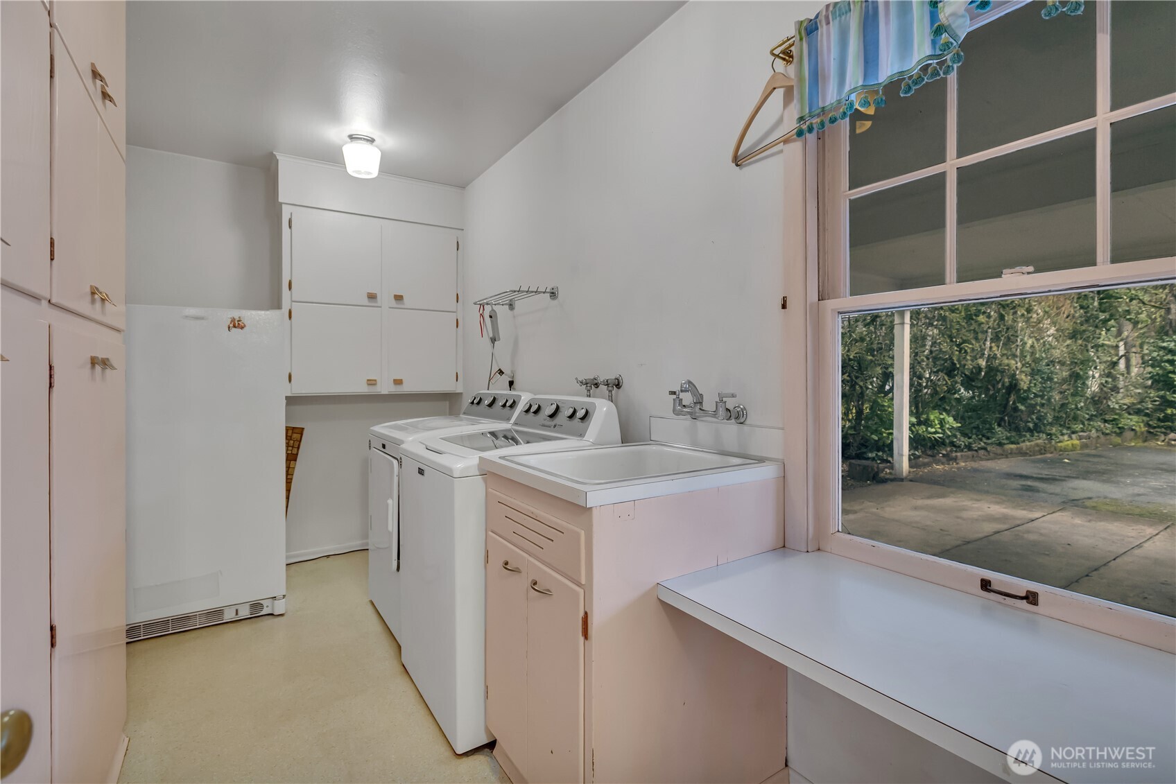 Lakewood, Washington, 98498, United States, 4 Bedrooms Bedrooms, ,3 BathroomsBathrooms,Residential,Active,2023416