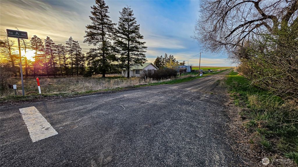 Photo of 101 US Hwy 2, Waterville, WA 98858 (MLS # 2520535)