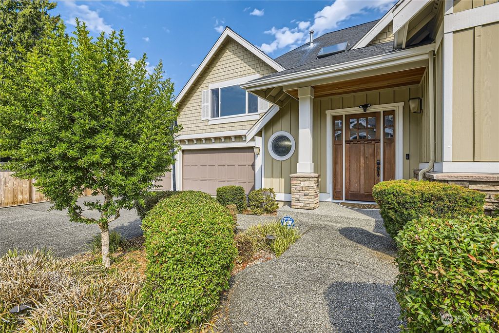 Photo of 16042 SE 45th Place, Bellevue, WA 98006 (MLS # 2156036)