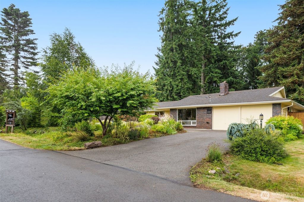 Photo of 16521 SE 45th Street, Bellevue, WA 98006 (MLS # 2400550)