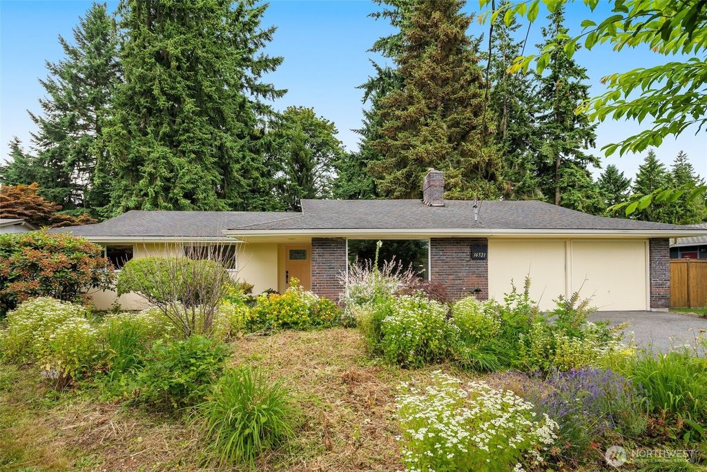 Photo of 16521 SE 45th Street, Bellevue, WA 98006 (MLS # 2400550)