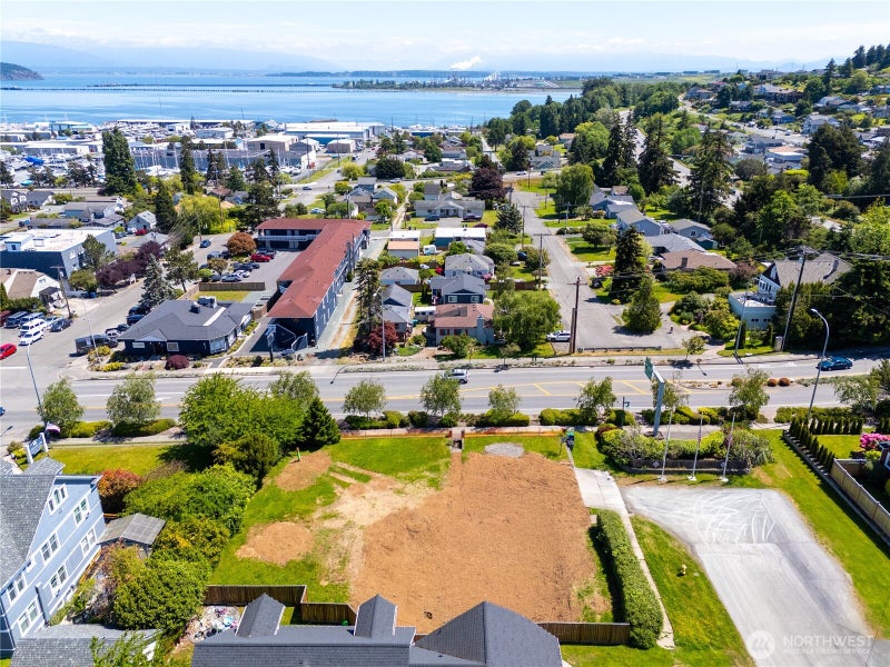 3420 Commercial Avenue