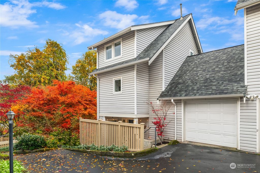 Photo of 3827 22nd Avenue SW, Seattle, WA 98106 (MLS # 2311241)