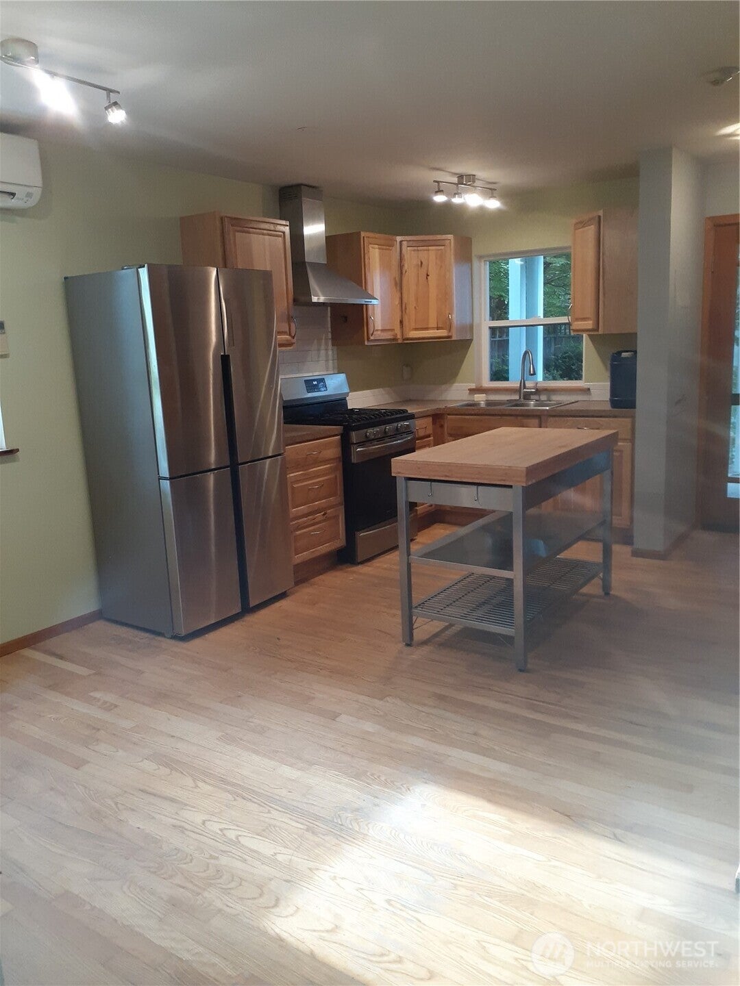353 Wallace Way NE 8