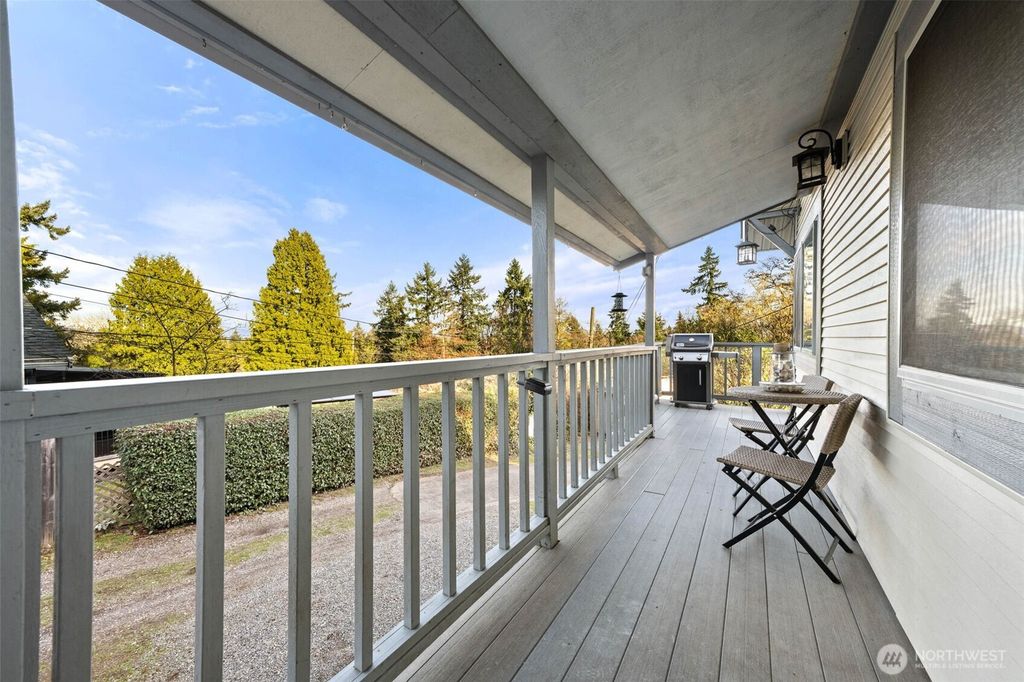 Photo of 11621 16th Avenue S, Seattle, WA 98168 (MLS # 2469493)