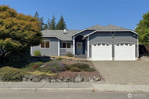 Photo of 716 S N Street, Port Angeles, WA 98363 (MLS # 2568111)