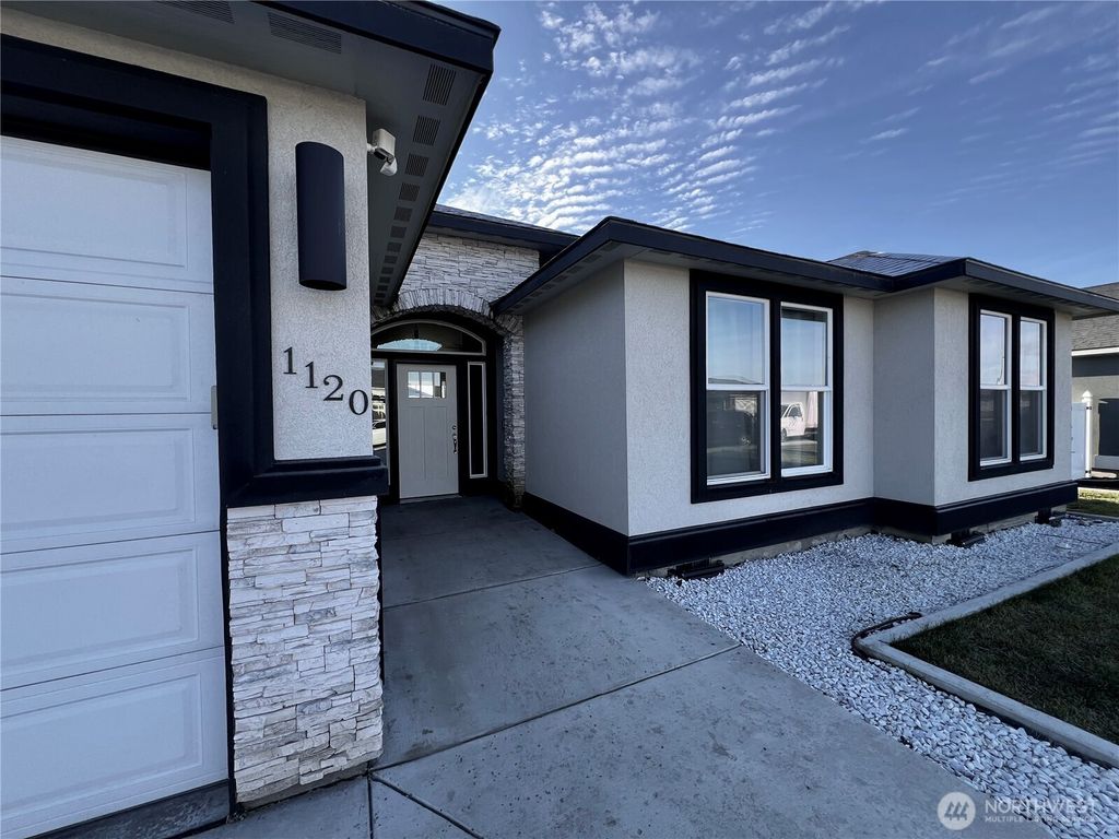 Photo of 1120 E Mt Adams St. St, Othello, WA 99344 (MLS # 2459827)