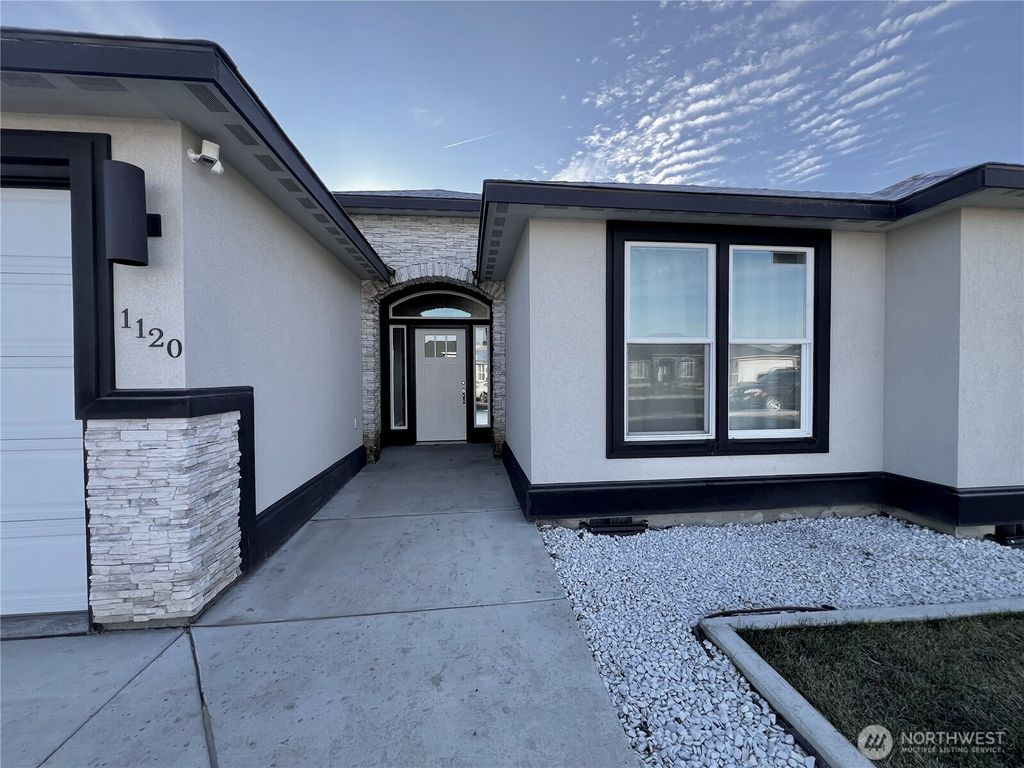 Photo of 1120 E Mt Adams St. St, Othello, WA 99344 (MLS # 2459827)