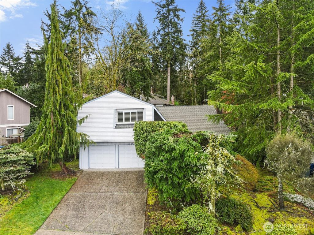 Photo of 13909 SE 46th St St, Bellevue, WA 98006 (MLS # 2356704)