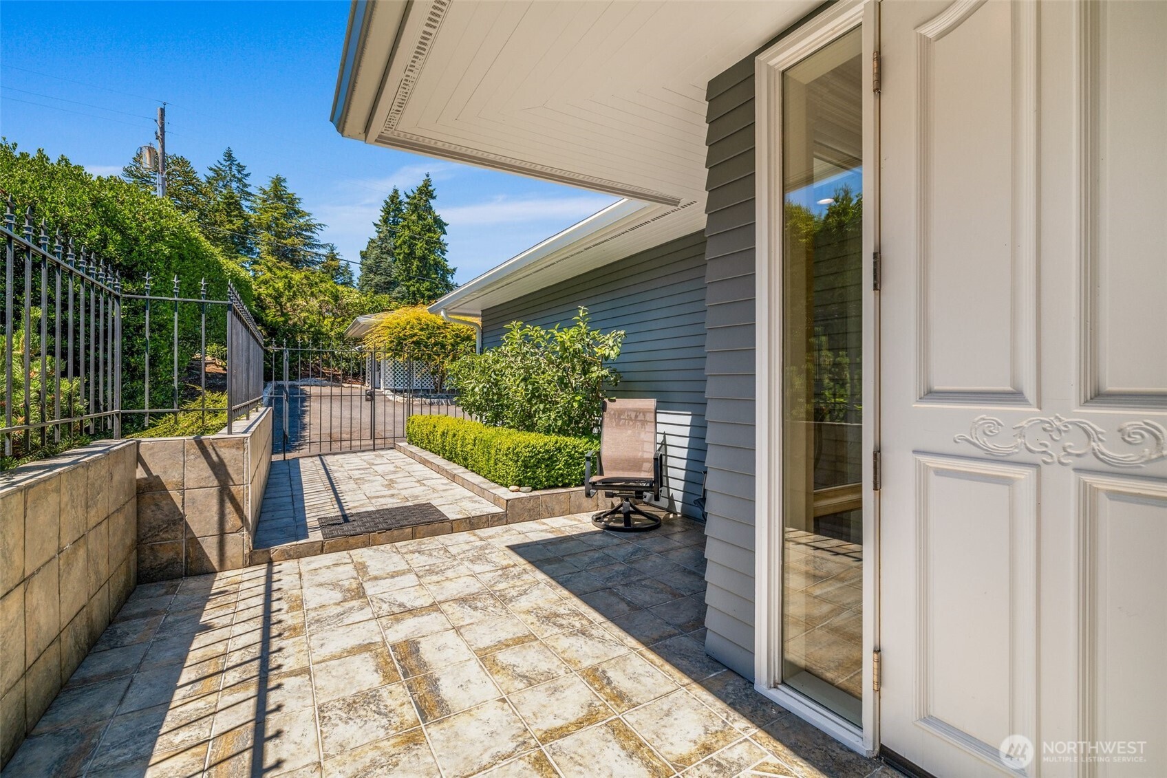 7221 Soundview Drive 301