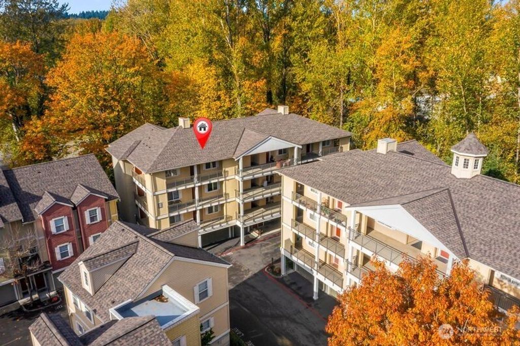 Photo of 1800 NE 40th Street #E301, Renton, WA 98056 (MLS # 2451365)