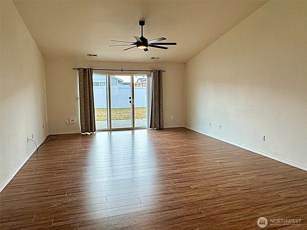 Photo of 1321 W Century Street, Moses Lake, WA 98837 (MLS # 2473012)