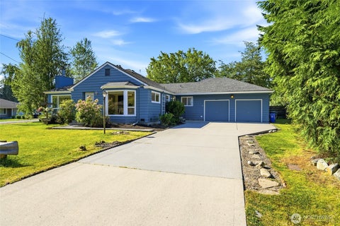 Photo of 418 Magnolia Avenue, Everett, WA 98203 (MLS # 2541323)
