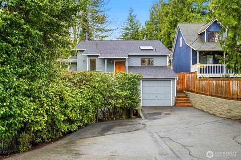 Photo of 2545 NE 95th Street, Seattle, WA 98115 (MLS # 2491838)