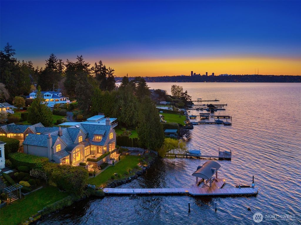 Photo of 1628 72nd Avenue SE, Mercer Island, WA 98040 (MLS # 2362507)