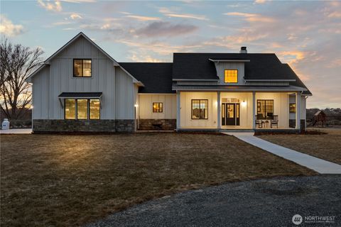 Photo of 10873 Road 5.4 NE, Moses Lake, WA 98837 (MLS # 2453096)