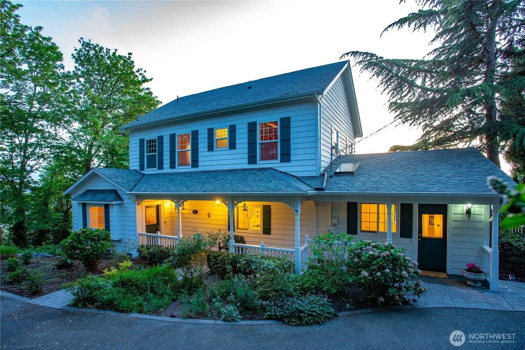Photo of 405 S 7th St, Mount Vernon, WA 98274 (MLS # 2520623)