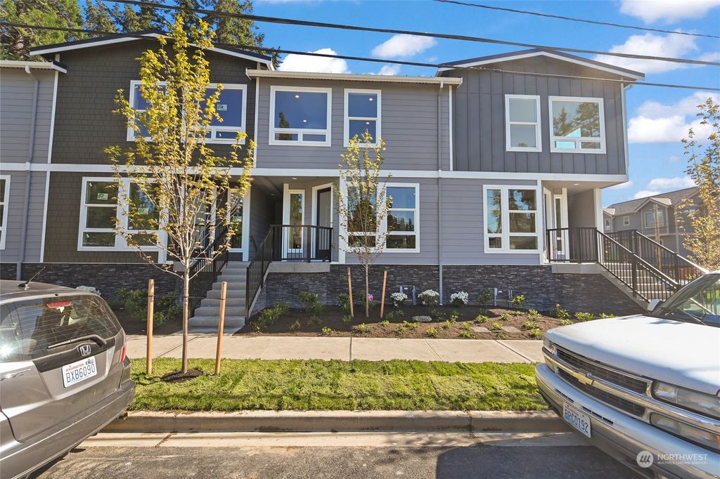 Photo of 5406 234th Street SW #D, Mountlake Terrace, WA 98043 (MLS # 2066100)