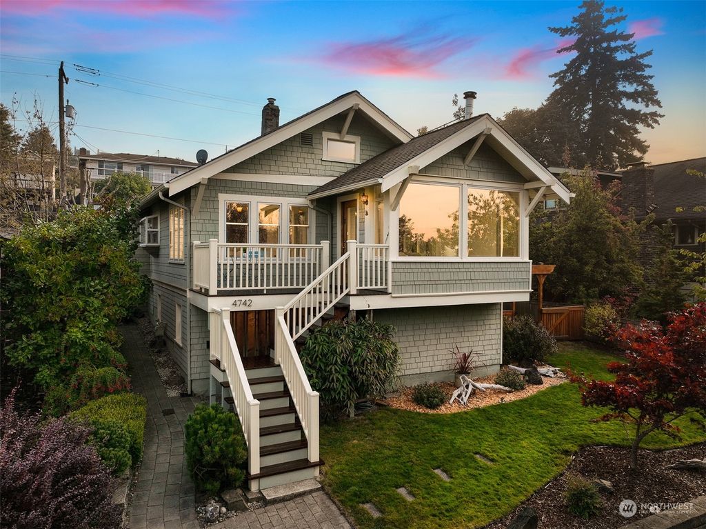 Photo of 4742 47th Avenue SW, Seattle, WA 98116 (MLS # 2006729)