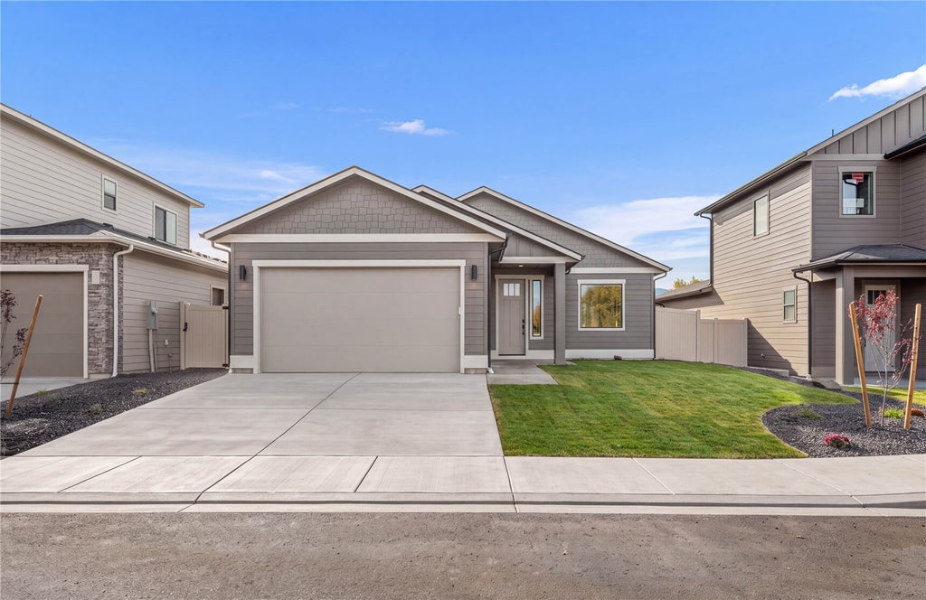 Photo of 2548 5th Street SE, East Wenatchee, WA 98802 (MLS # 2598873)