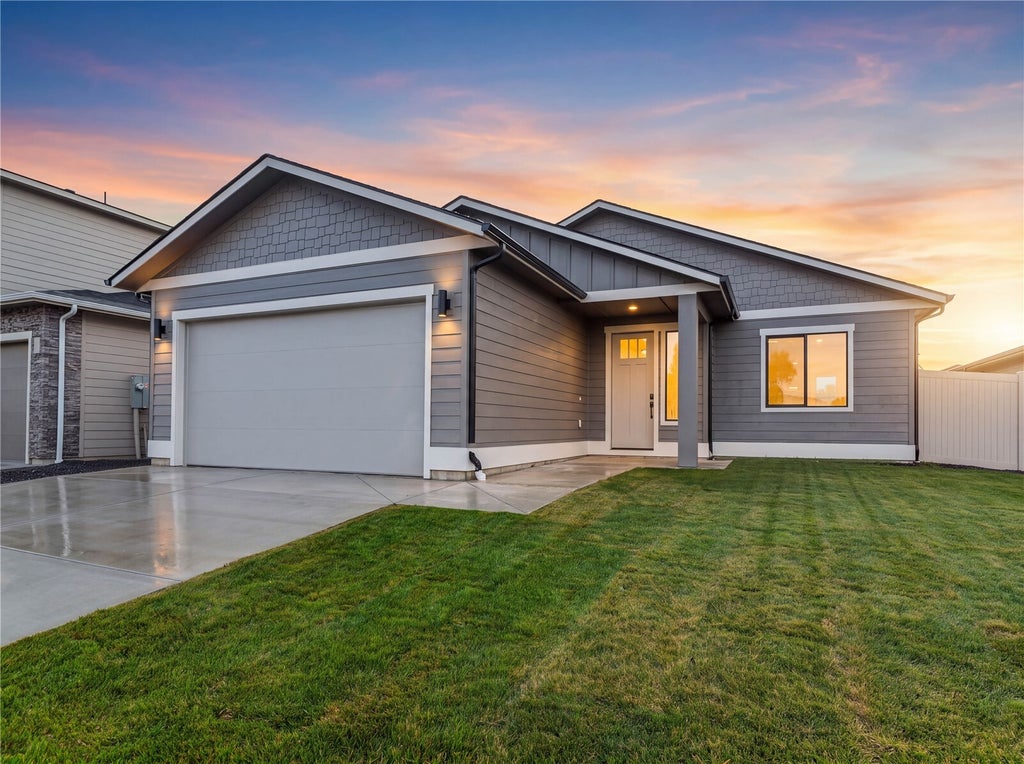 Photo of 2548 5th Street SE, East Wenatchee, WA 98802 (MLS # 2598873)