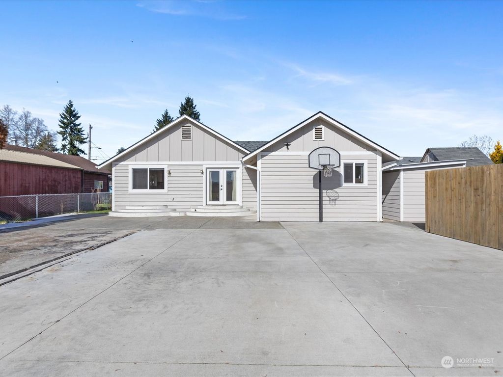 Photo of 446 W Maple Street, Monroe, WA 98272 (MLS # 2211744)