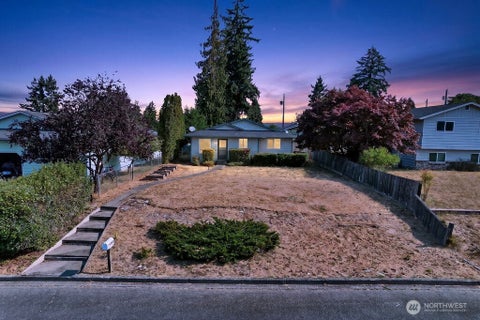 Photo of 1319 W 12th Street, Port Angeles, WA 98363 (MLS # 2573697)
