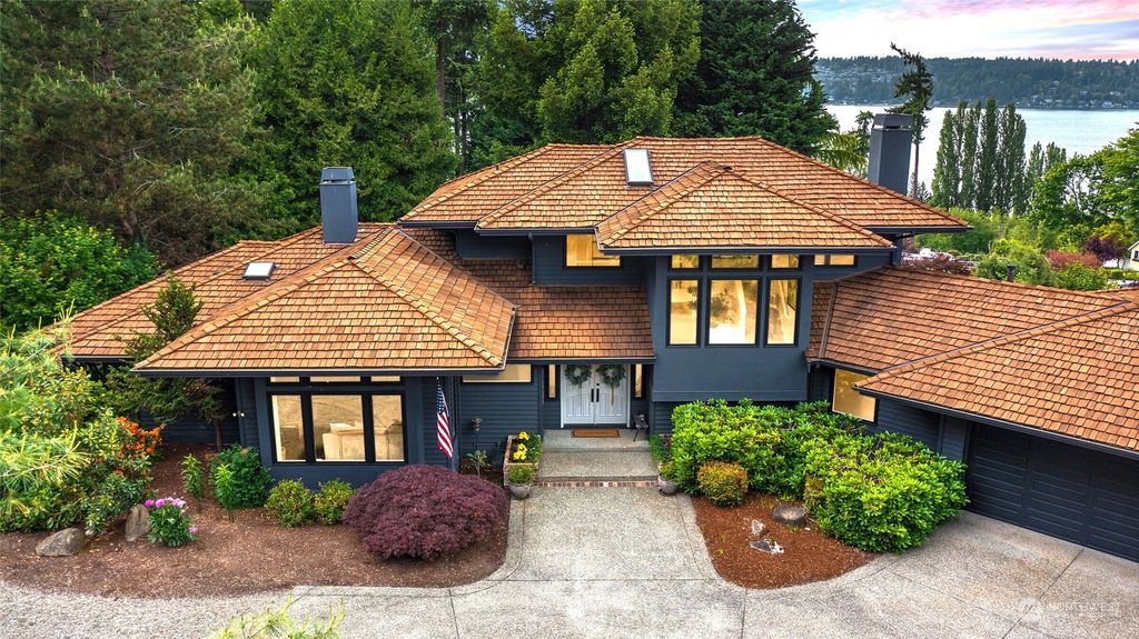 Photo of 19514 SE 16th Street, Sammamish, WA 98075 (MLS # 2150266)