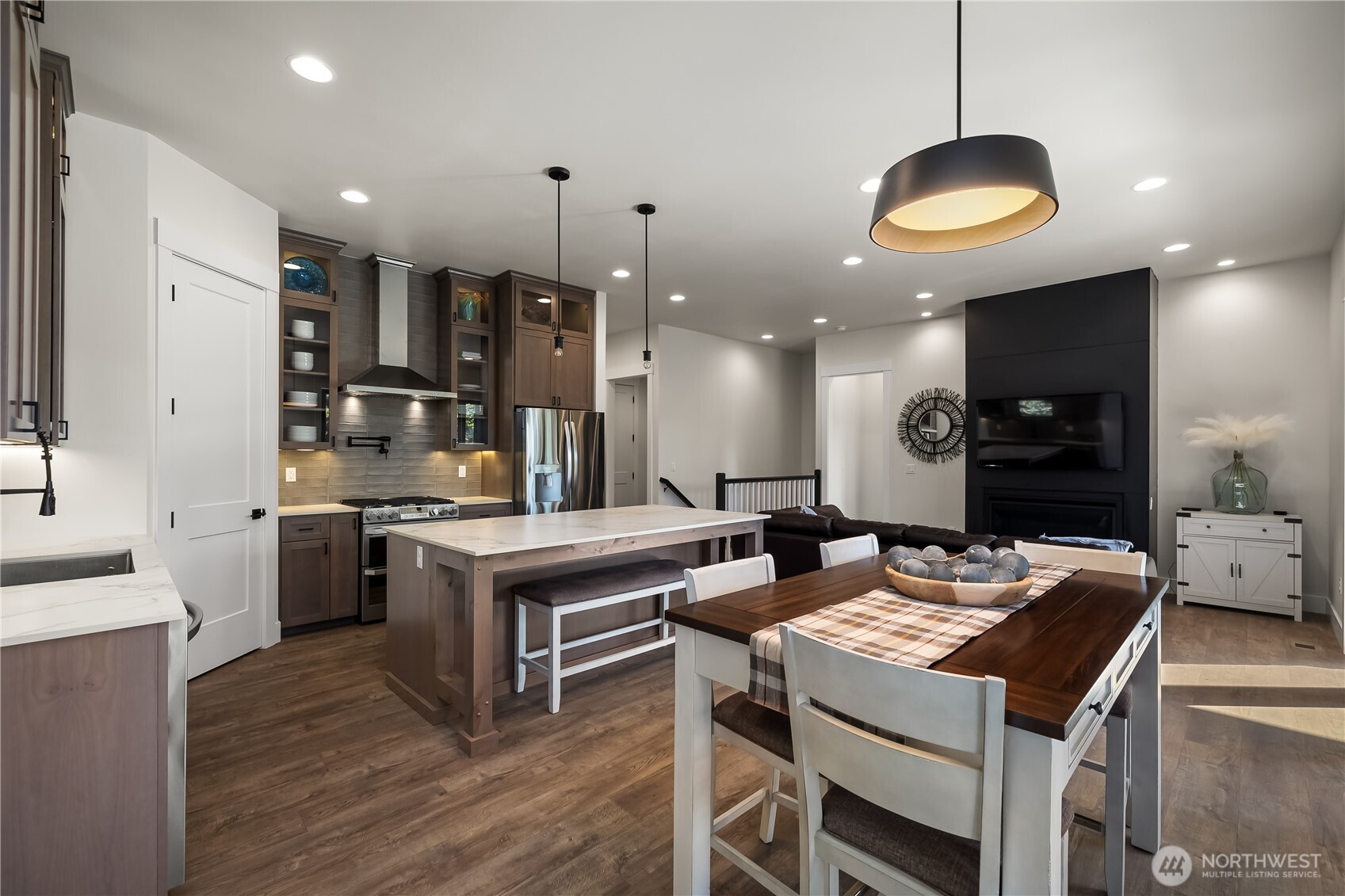 4804 W Tapps Drive E