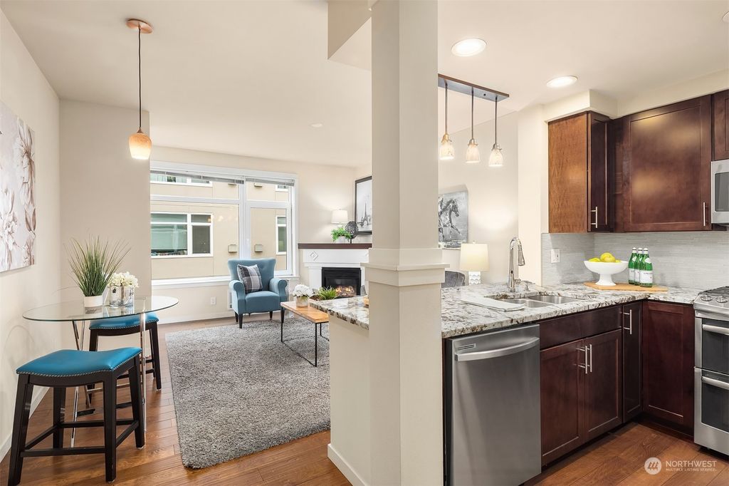 Photo of 2801 1st Avenue #913, Seattle, WA 98121 (MLS # 2202736)