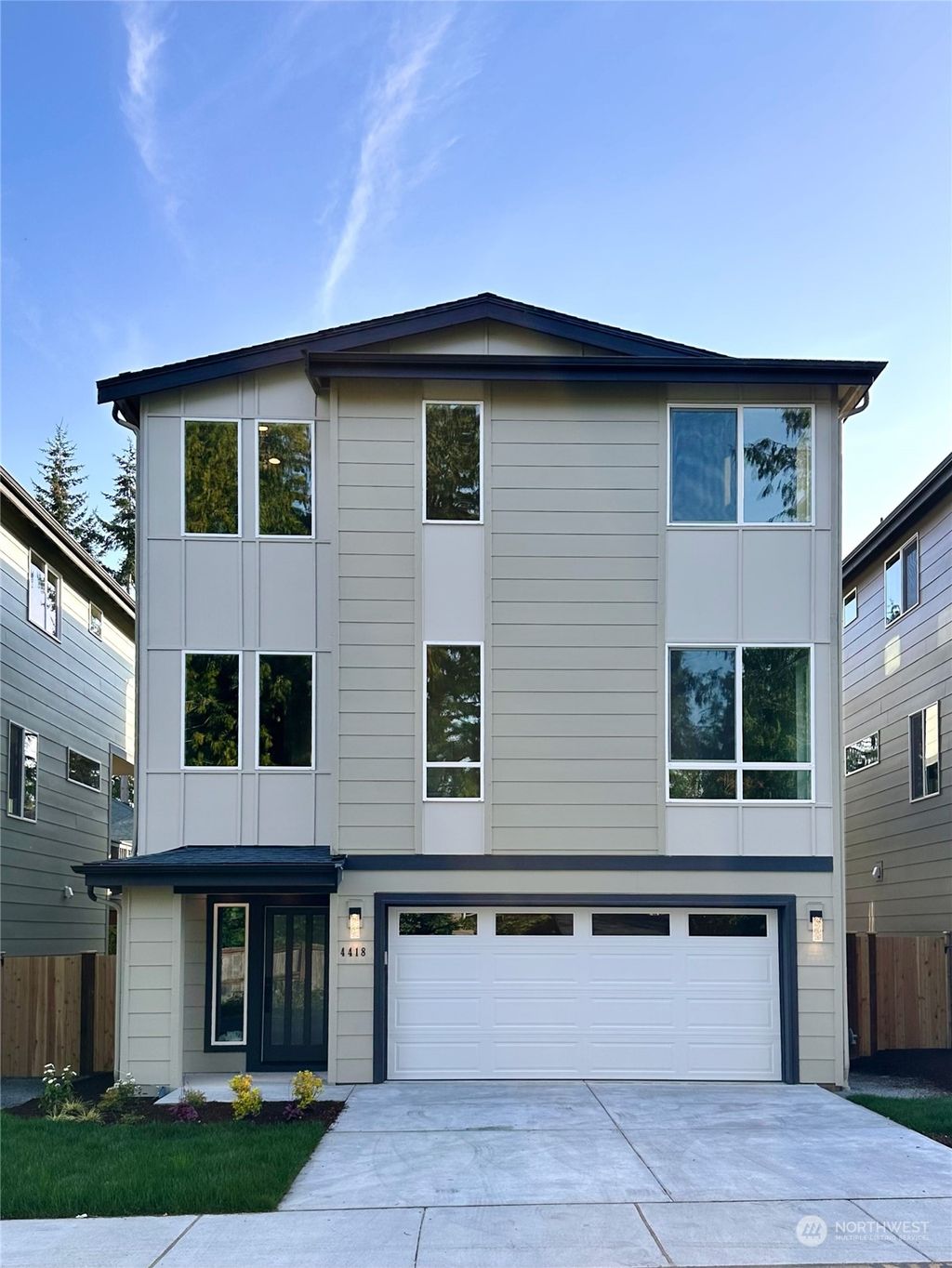 Photo of 4418 137th Street SW, Lynnwood, WA 98087 (MLS # 2061833)