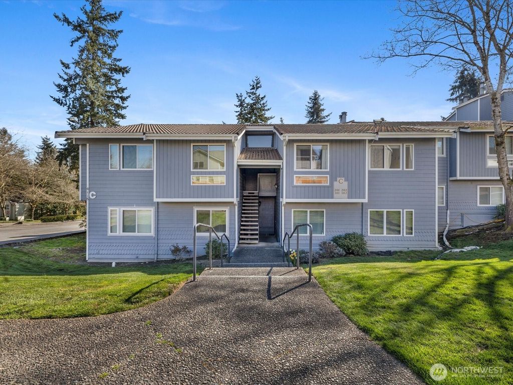 Photo of 4118 212th Street SW #202C, Mountlake Terrace, WA 98043 (MLS # 2505925)