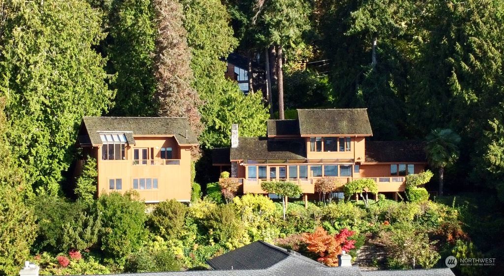 Photo of 4327 Forest Avenue SE, Mercer Island, WA 98040 (MLS # 2036636)
