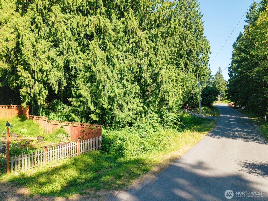 Photo of 148 xx 205th Place SE, Renton, WA 98059 (MLS # 2404177)