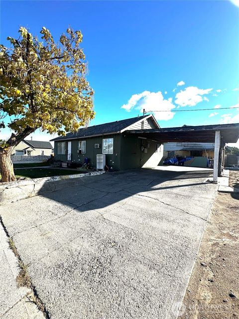 Photo of 1004 W Rose Avenue, Moses Lake, WA 98837 (MLS # 2449551)