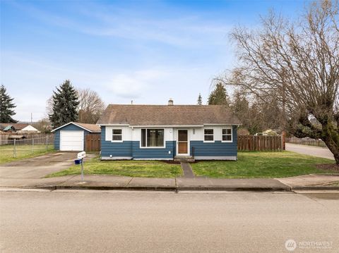 1908 13th Avenue NW Puyallup WA 98371