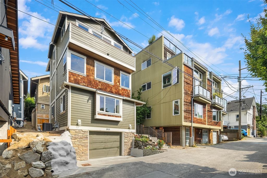 Photo of 1915 9th Avenue W, Seattle, WA 98119 (MLS # 2426070)